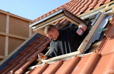 Pose de fenêtres de toit Velux à Bricqueville